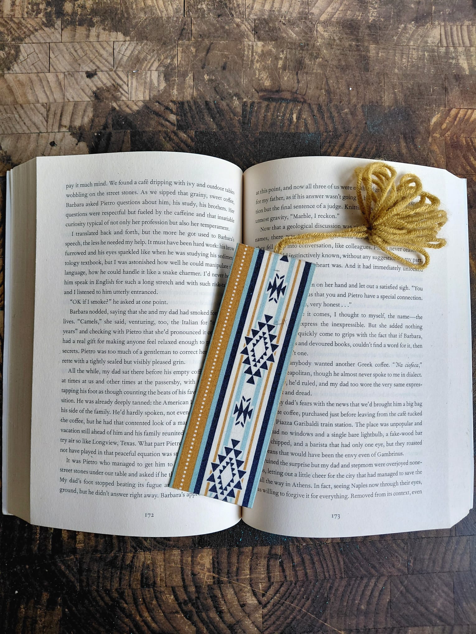 Blue & Gold Pattern - Image 1