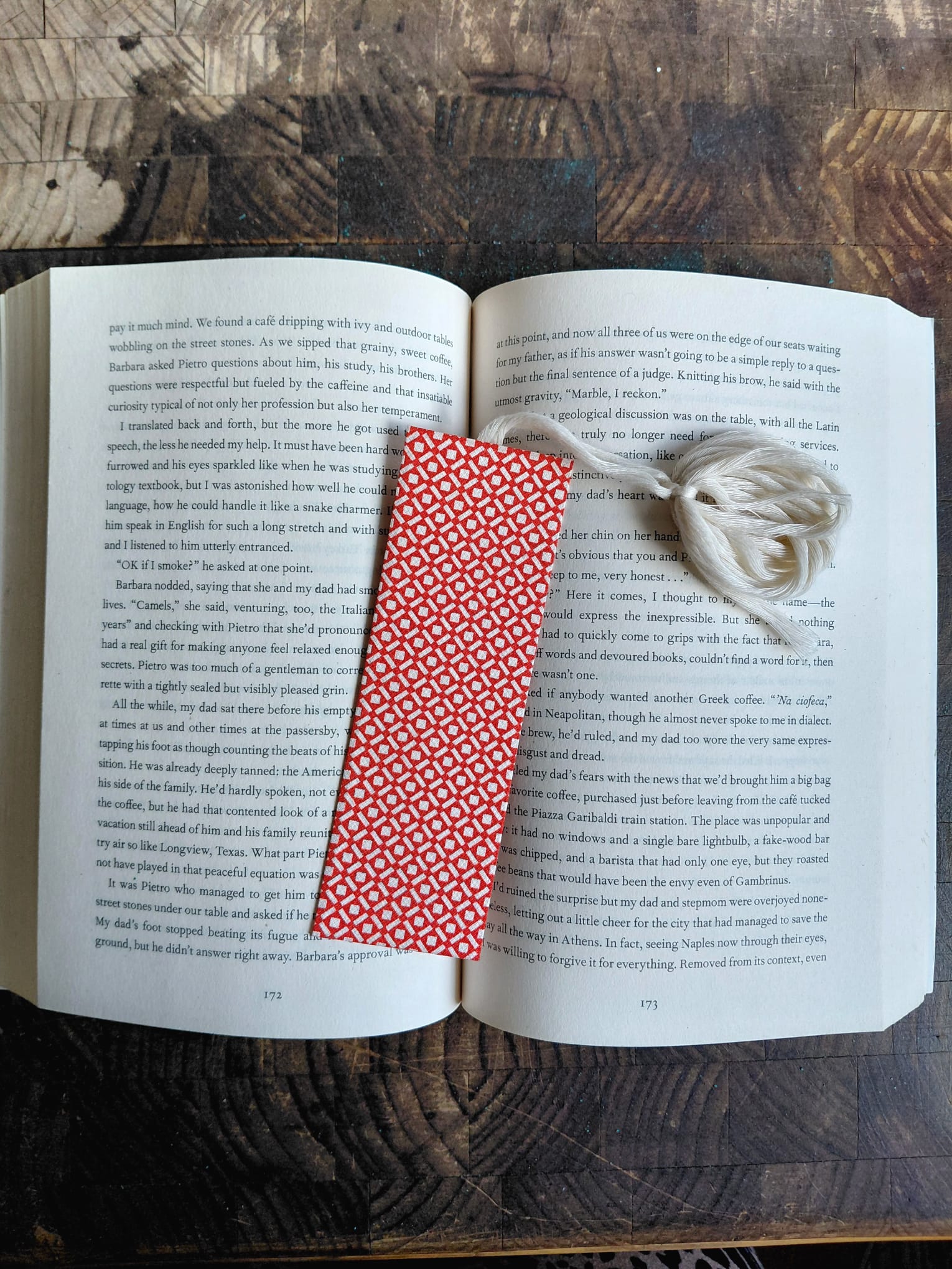 Red & White Pattern - Image 1