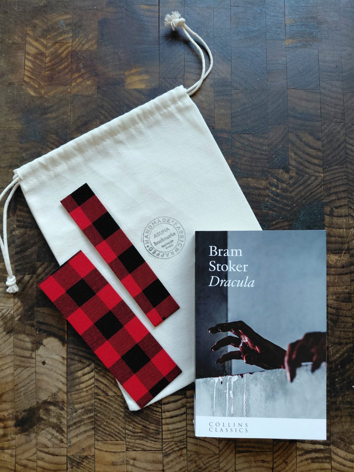 Dracula Book & Bookmark Gift Set - Image 2