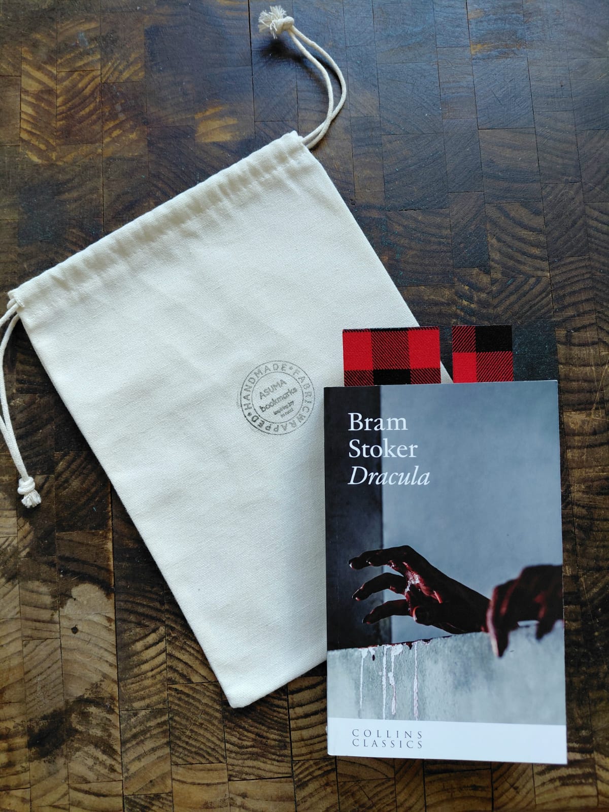 Dracula Book & Bookmark Gift Set - Image 4