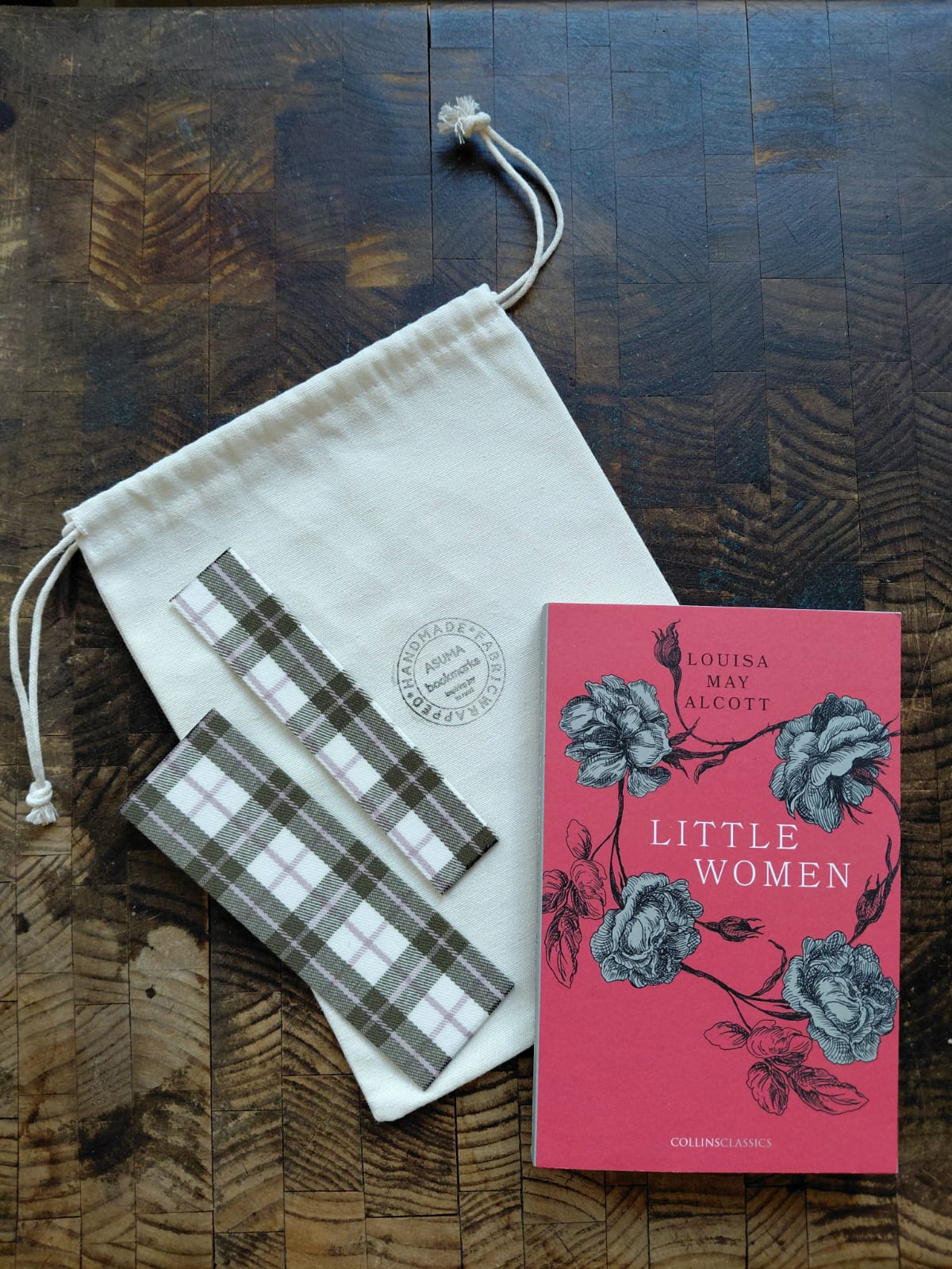Little Women Book & Bookmark Gift Set - Image 2