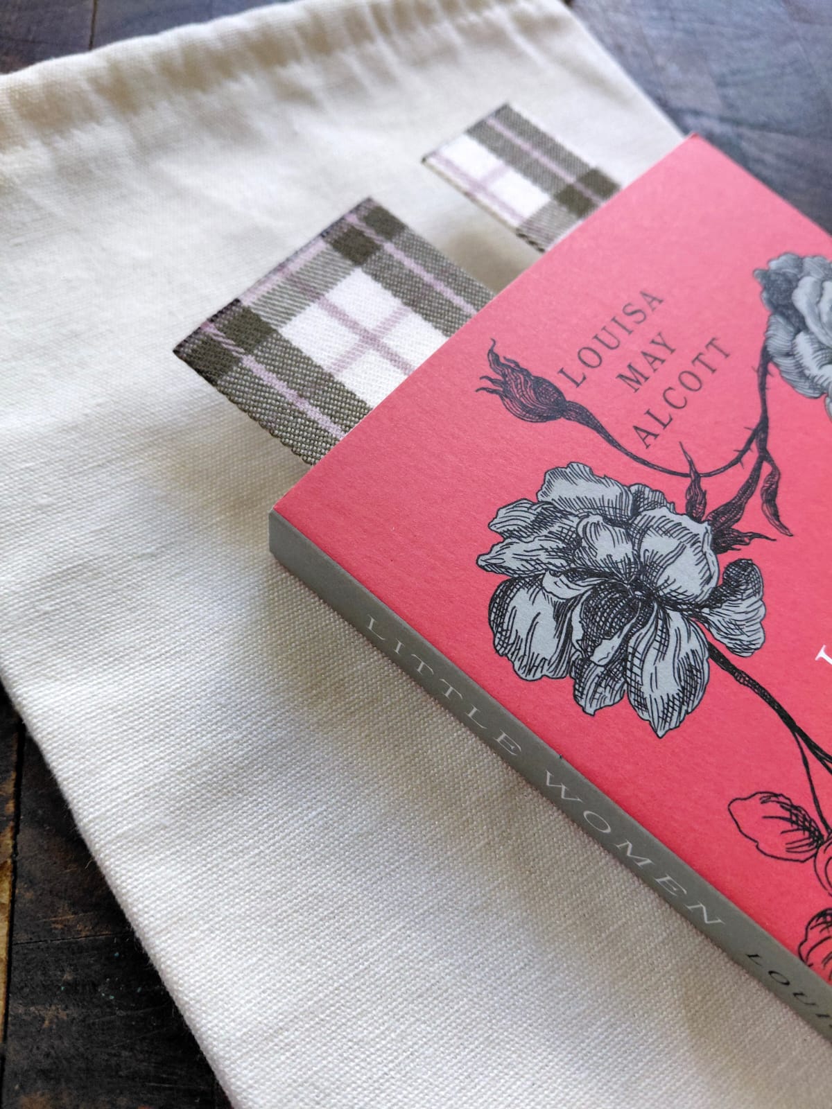 Little Women Book & Bookmark Gift Set - Image 1