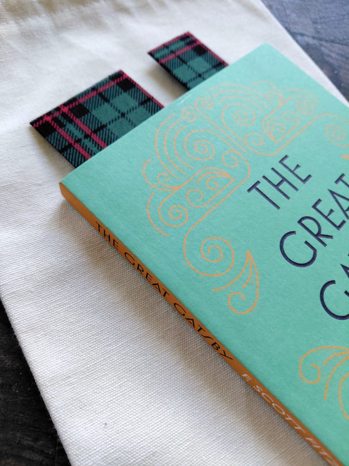 The Great Gatsby Book & Bookmark Gift Set - Image 3